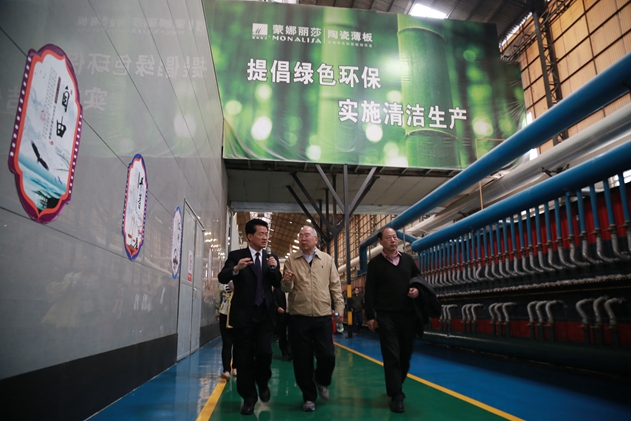 万吨级压机时代来了，，，，超大压机究竟意味着什么？？？？？-威客电竞新闻-威客电竞瓷砖官网——陶瓷大板岩板就用威客电竞