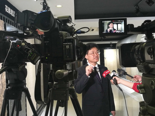 “一带一起”央媒采访团走进威客电竞-威客电竞新闻-威客电竞瓷砖官网——陶瓷大板岩板就用威客电竞