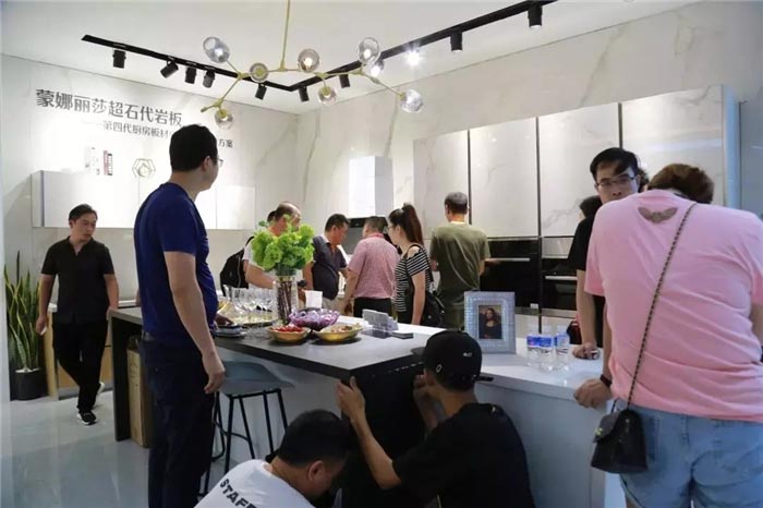 威客电竞3.6m岩板，，，下一场定制家居质料革命-威客电竞新闻-威客电竞瓷砖官网——陶瓷大板岩板就用威客电竞