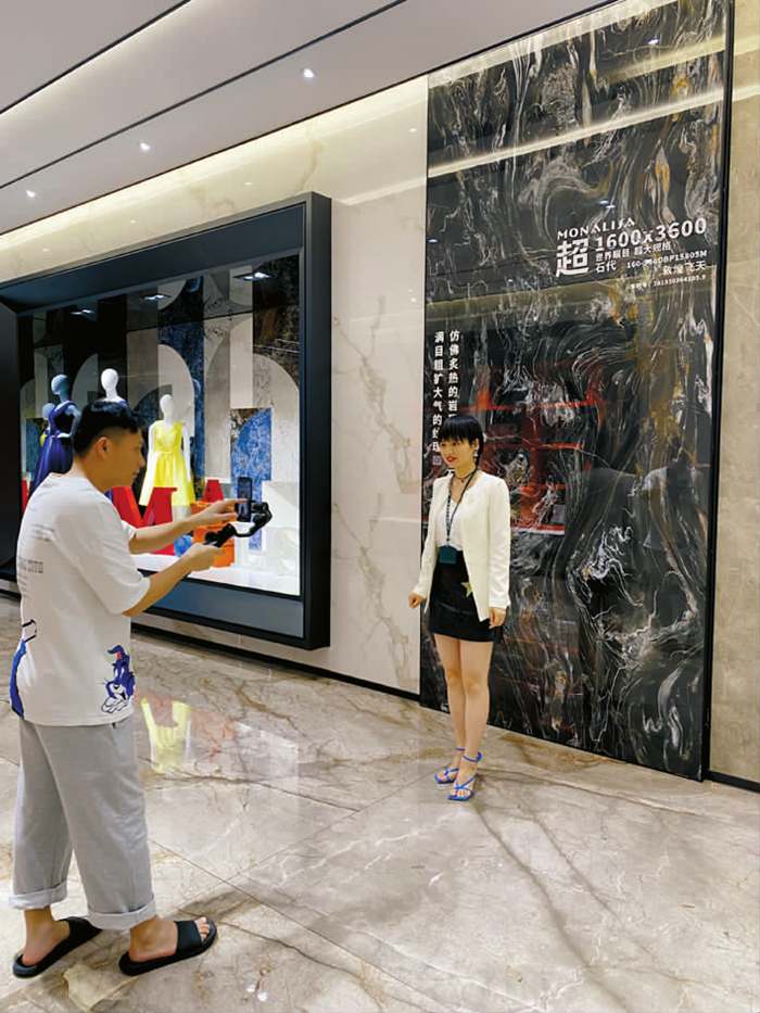 全新视角,微笑节掀起短平快新玩法-品牌动态-威客电竞瓷砖官网——陶瓷大板岩板就用威客电竞