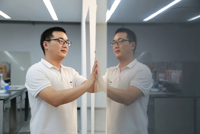 威客电竞3mm超薄高强度抛光陶瓷板降生-威客电竞新闻-威客电竞瓷砖官网——陶瓷大板岩板就用威客电竞